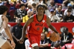 解说：威尔逊大多在明显干扰下出手 在NBA也是平均线上的投篮难度