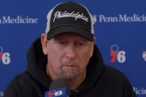 纳斯谈第三天训练内容：主要是头脑层面 前两天很激烈今天是恢复